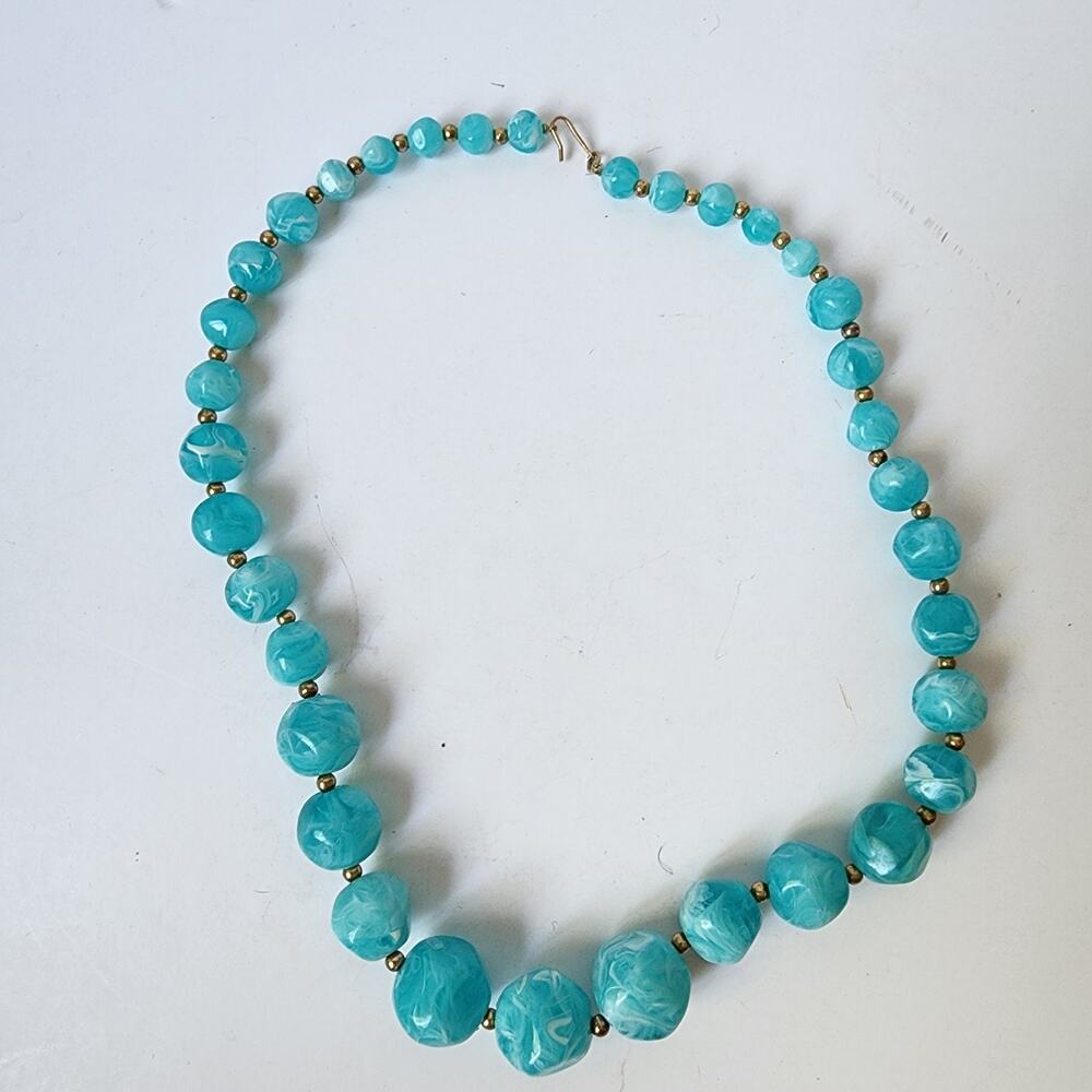 Vintage Aqua Blue Bead Marbled Lucite Necklace Graduated Chunky Retro